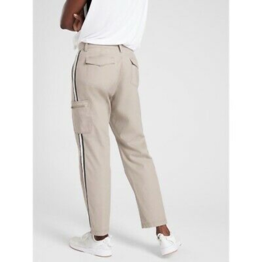 COPY - Athleta Summit Cargo Pant Sz 4